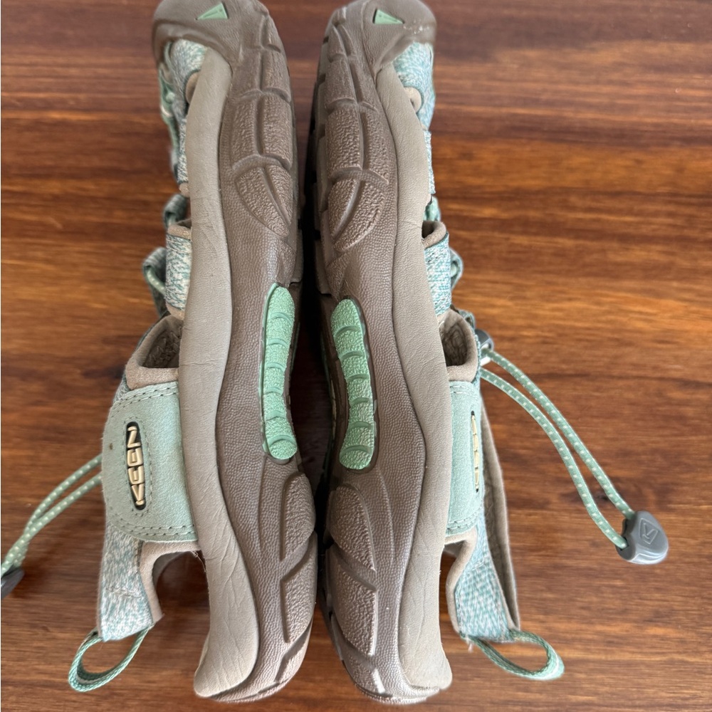 Keen Newport H2 Womens 7 Green Sport Sandals Water Hiking Comfort - Picture 5 of 10